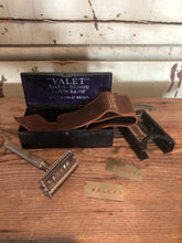 Load image into Gallery viewer, Valet - Safety Razor in Tin