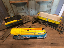 Load image into Gallery viewer, Hafner/Wyandotte 1940&#39;s Train Set - Display