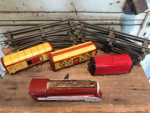 1930's - 1010 Hafner Tin - Wind Up Train Set, Red/Yellow
