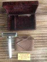 Load image into Gallery viewer, Valet - Safety Razor in Bakelite Box